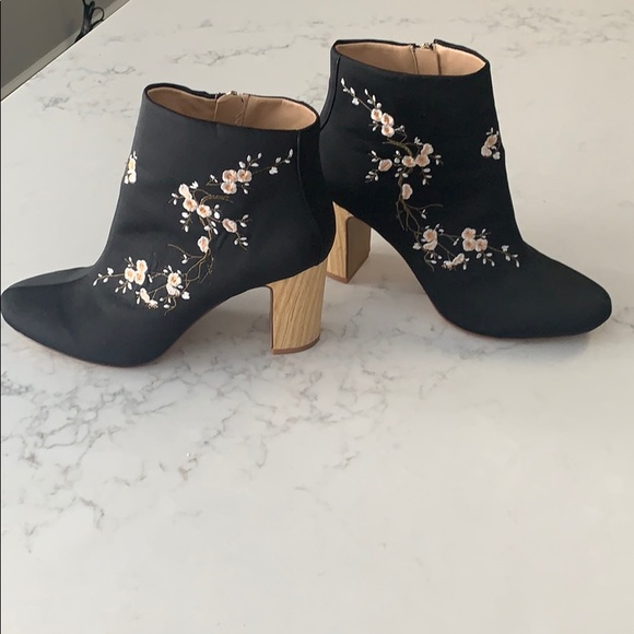 Nanette Lepore ankle boots - Picture 2 of 12